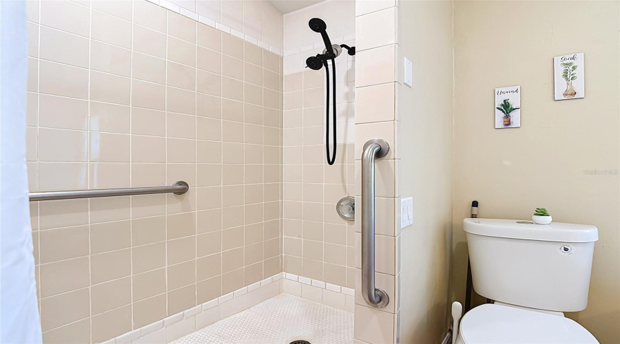 DAVENPORT, Florida 33897, 3 Bedrooms Bedrooms, ,2 BathroomsBathrooms,Residential,For Sale,PINEDALE,0,MFRO6414449
