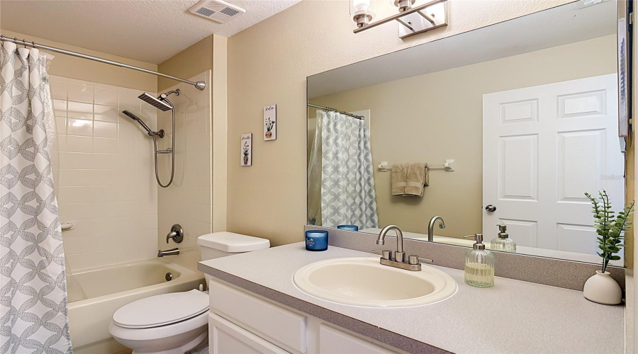 DAVENPORT, Florida 33897, 3 Bedrooms Bedrooms, ,2 BathroomsBathrooms,Residential,For Sale,PINEDALE,0,MFRO6414449