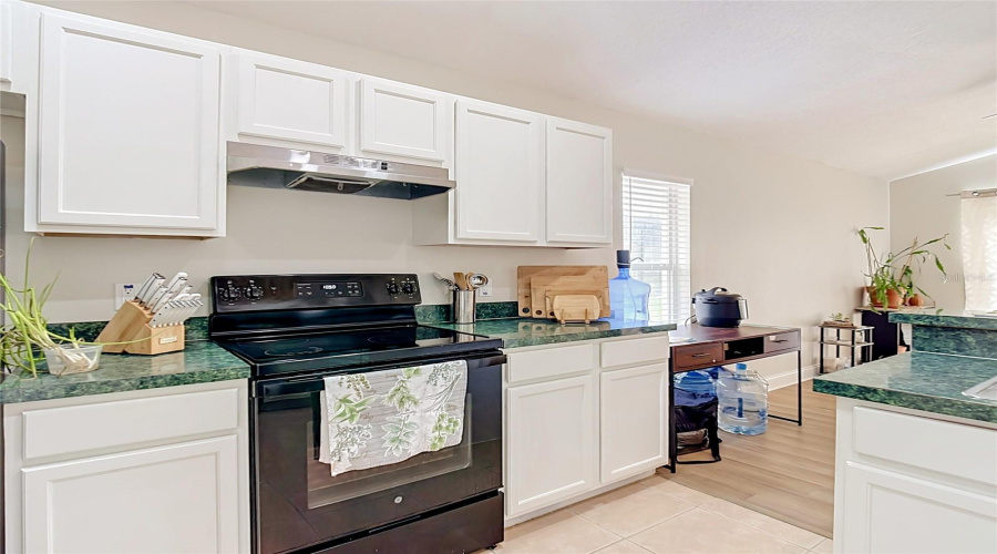 DAVENPORT, Florida 33897, 3 Bedrooms Bedrooms, ,2 BathroomsBathrooms,Residential,For Sale,PINEDALE,0,MFRO6414449