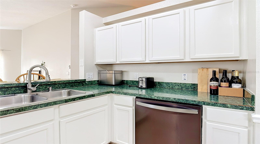 DAVENPORT, Florida 33897, 3 Bedrooms Bedrooms, ,2 BathroomsBathrooms,Residential,For Sale,PINEDALE,0,MFRO6414449