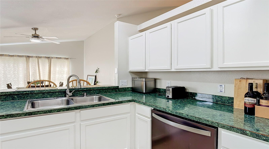 DAVENPORT, Florida 33897, 3 Bedrooms Bedrooms, ,2 BathroomsBathrooms,Residential,For Sale,PINEDALE,0,MFRO6414449