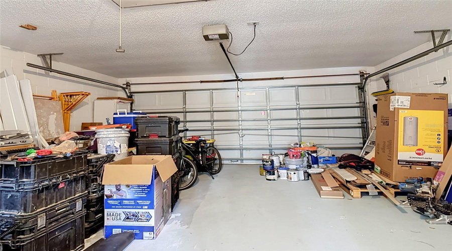 DAVENPORT, Florida 33897, 3 Bedrooms Bedrooms, ,2 BathroomsBathrooms,Residential,For Sale,PINEDALE,0,MFRO6414449