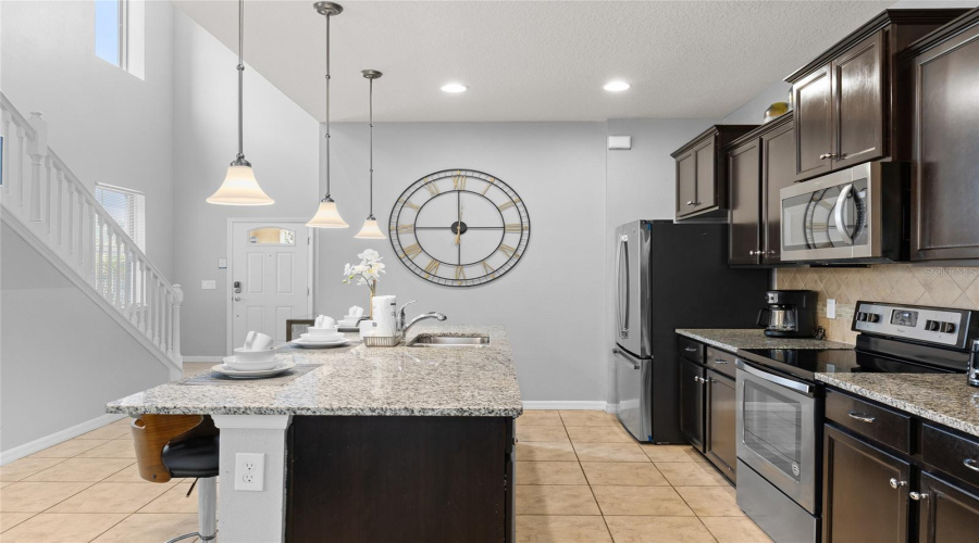 KISSIMMEE, Florida 34747, 6 Bedrooms Bedrooms, ,4 BathroomsBathrooms,Residential,For Sale,NICE,0,MFRO6415911