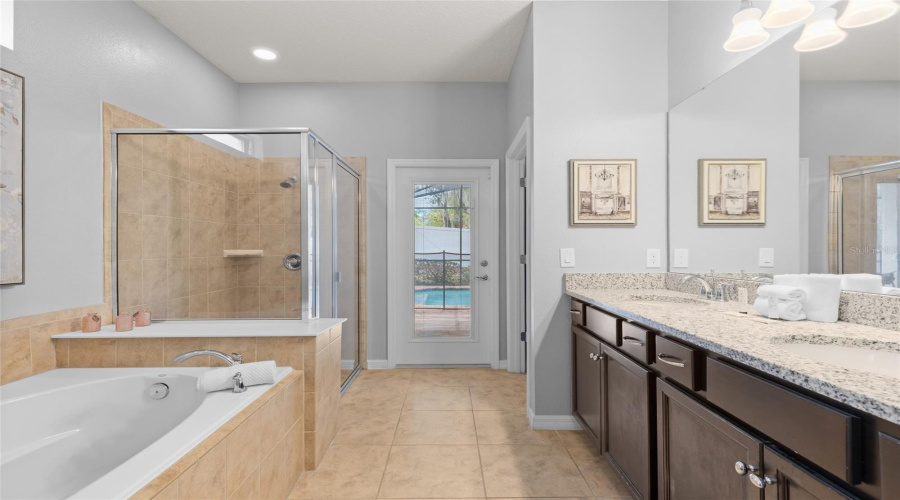 KISSIMMEE, Florida 34747, 6 Bedrooms Bedrooms, ,4 BathroomsBathrooms,Residential,For Sale,NICE,0,MFRO6415911