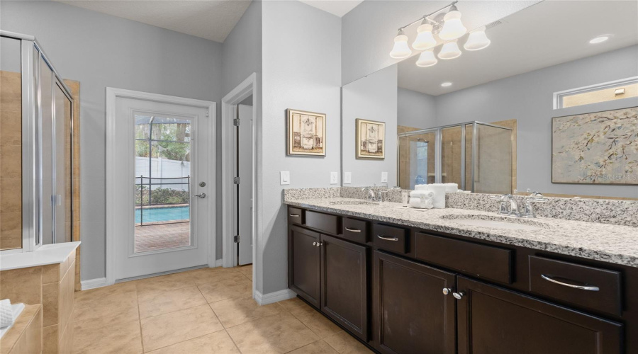 KISSIMMEE, Florida 34747, 6 Bedrooms Bedrooms, ,4 BathroomsBathrooms,Residential,For Sale,NICE,0,MFRO6415911