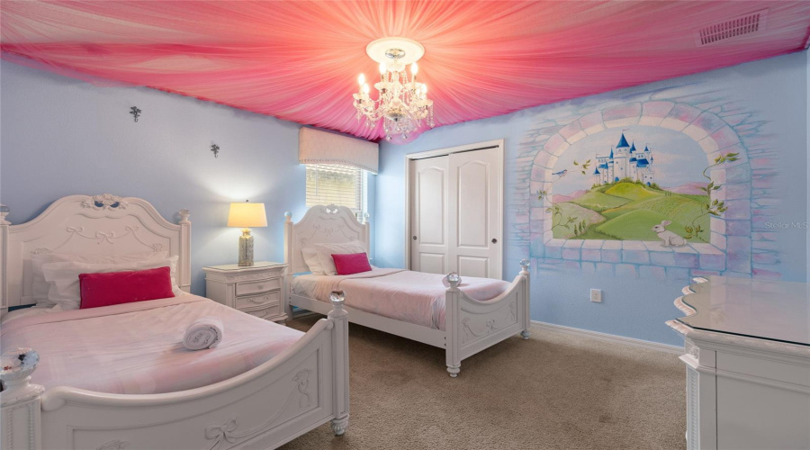 KISSIMMEE, Florida 34747, 6 Bedrooms Bedrooms, ,4 BathroomsBathrooms,Residential,For Sale,NICE,0,MFRO6415911