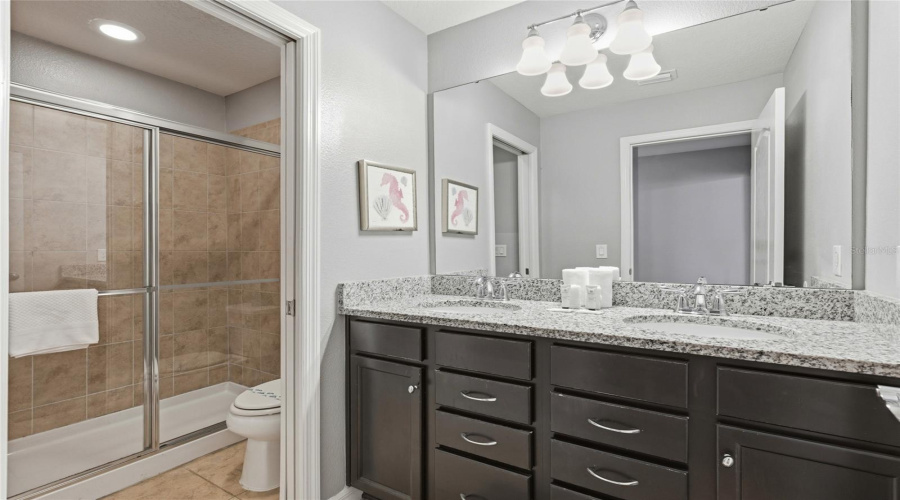 KISSIMMEE, Florida 34747, 6 Bedrooms Bedrooms, ,4 BathroomsBathrooms,Residential,For Sale,NICE,0,MFRO6415911