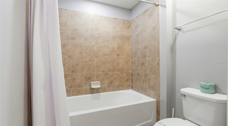 KISSIMMEE, Florida 34747, 6 Bedrooms Bedrooms, ,4 BathroomsBathrooms,Residential,For Sale,NICE,0,MFRO6415911