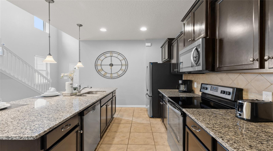 KISSIMMEE, Florida 34747, 6 Bedrooms Bedrooms, ,4 BathroomsBathrooms,Residential,For Sale,NICE,0,MFRO6415911