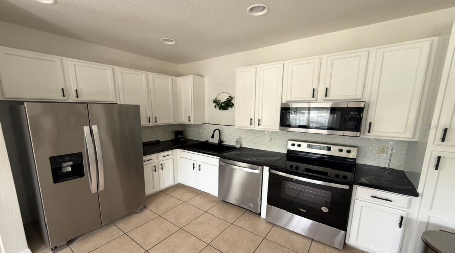 KISSIMMEE, Florida 34746, 4 Bedrooms Bedrooms, ,3 BathroomsBathrooms,Residential,For Sale,CARAVELLE,0,MFRS5151708