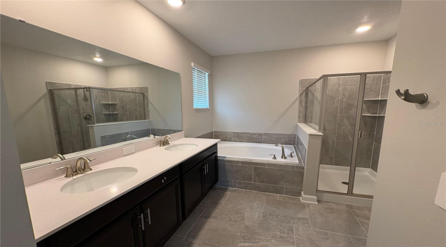 DAVENPORT, Florida 33837, 4 Bedrooms Bedrooms, ,3 BathroomsBathrooms,Residential,For Sale,CAMDEN,0,MFRP4939019