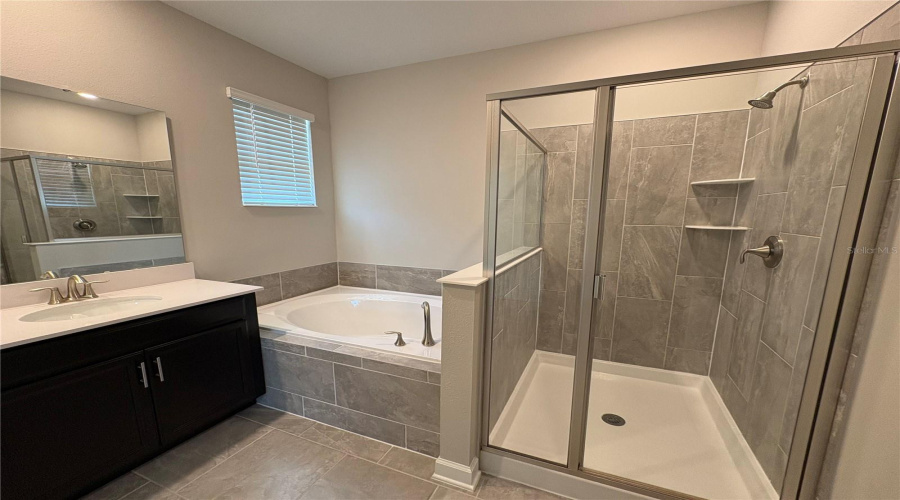 DAVENPORT, Florida 33837, 4 Bedrooms Bedrooms, ,3 BathroomsBathrooms,Residential,For Sale,CAMDEN,0,MFRP4939019