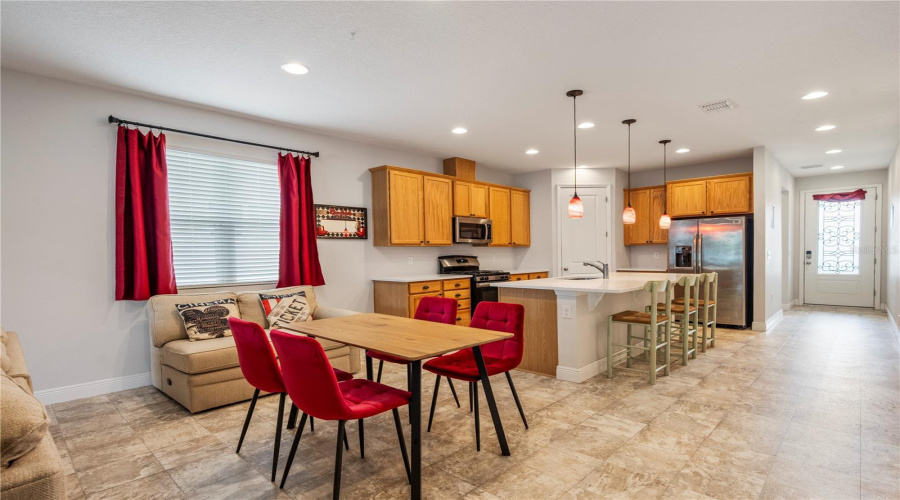Kitchen/Dining Combo