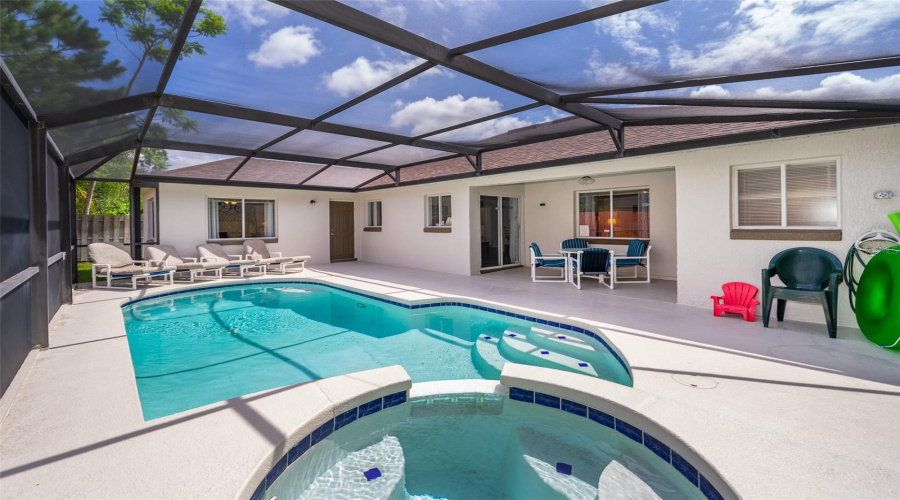 215 Paradise Woods