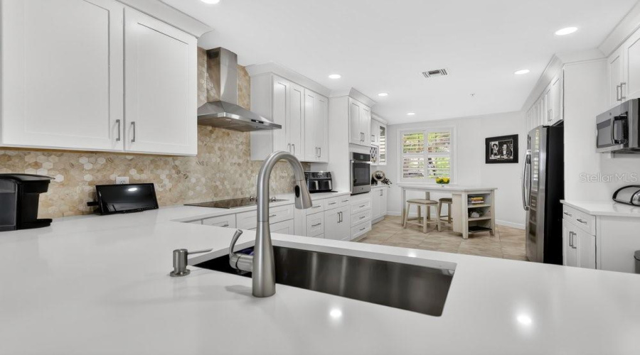 ORLANDO, Florida 32836, 2 Bedrooms Bedrooms, ,2 BathroomsBathrooms,Residential,For Sale,THE ESPLANADE,0,MFRO6415557
