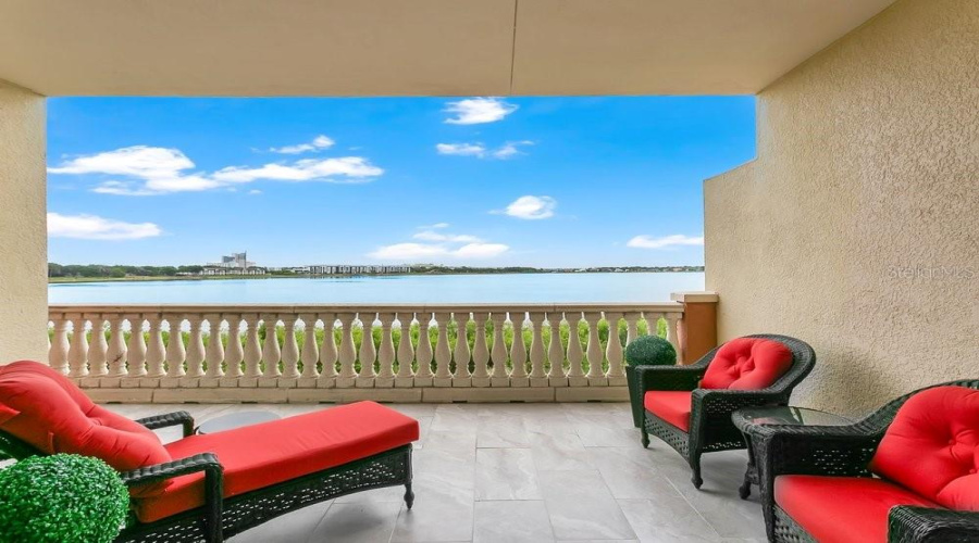 ORLANDO, Florida 32836, 2 Bedrooms Bedrooms, ,2 BathroomsBathrooms,Residential,For Sale,THE ESPLANADE,0,MFRO6415557