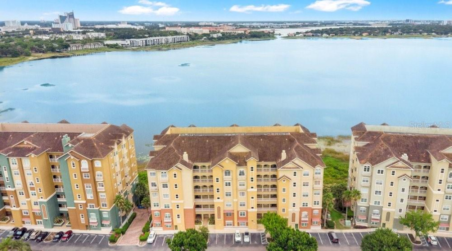 ORLANDO, Florida 32836, 2 Bedrooms Bedrooms, ,2 BathroomsBathrooms,Residential,For Sale,THE ESPLANADE,0,MFRO6415557
