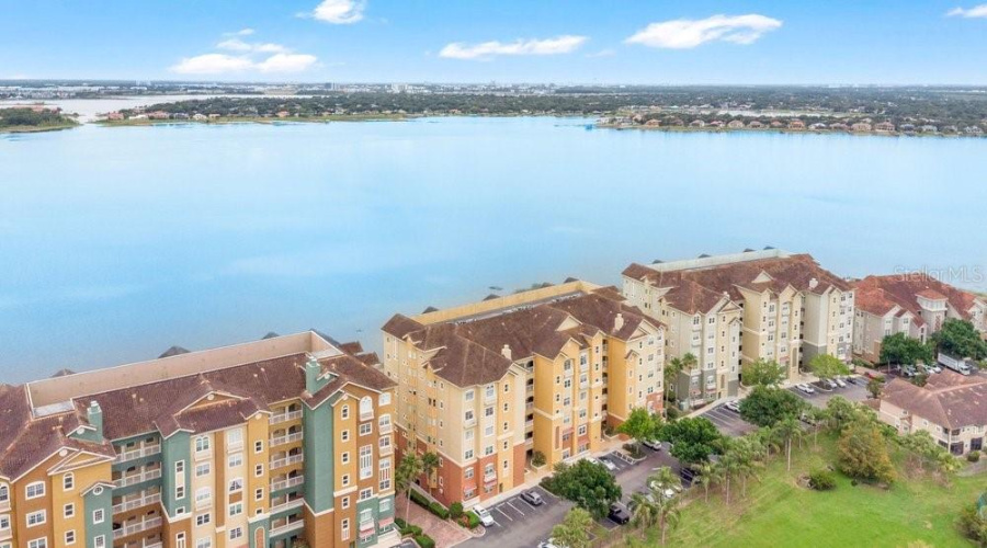 ORLANDO, Florida 32836, 2 Bedrooms Bedrooms, ,2 BathroomsBathrooms,Residential,For Sale,THE ESPLANADE,0,MFRO6415557