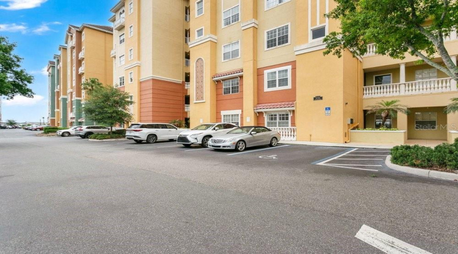ORLANDO, Florida 32836, 2 Bedrooms Bedrooms, ,2 BathroomsBathrooms,Residential,For Sale,THE ESPLANADE,0,MFRO6415557