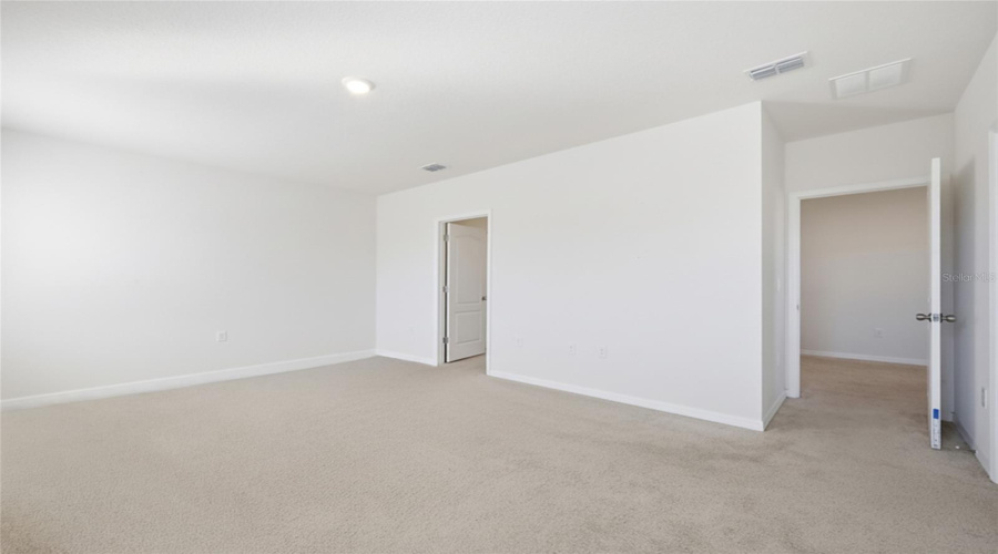 DAVENPORT, Florida 33837, 5 Bedrooms Bedrooms, ,3 BathroomsBathrooms,Residential,For Sale,CHINOY,0,MFRO6375553