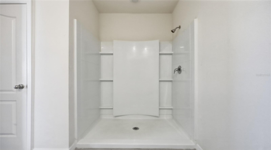 DAVENPORT, Florida 33837, 5 Bedrooms Bedrooms, ,3 BathroomsBathrooms,Residential,For Sale,CHINOY,0,MFRO6375553