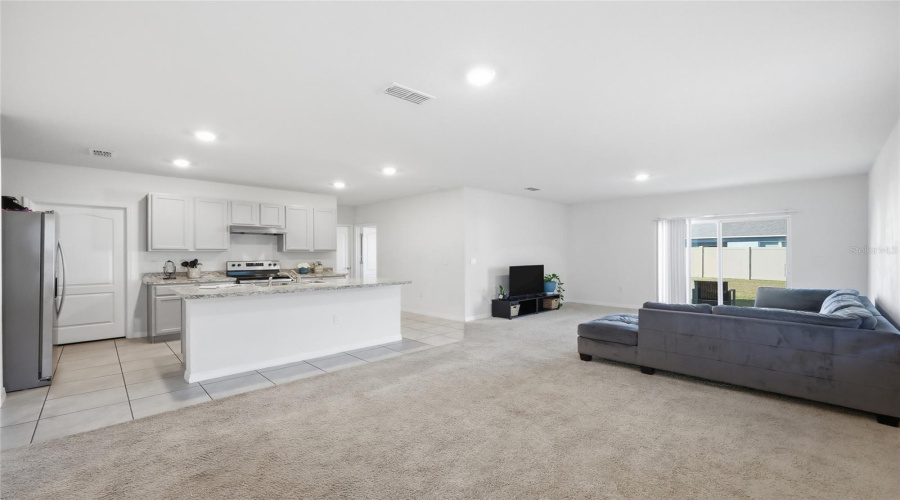 DAVENPORT, Florida 33837, 5 Bedrooms Bedrooms, ,3 BathroomsBathrooms,Residential,For Sale,CHINOY,0,MFRO6375553