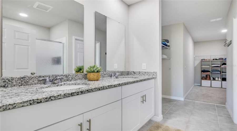 PRINCIPAL BATHROOM