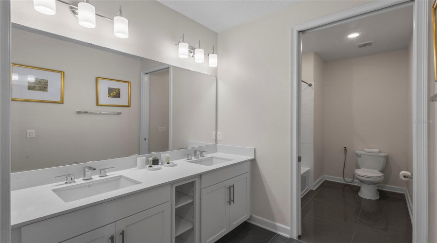 KISSIMMEE, Florida 34746, 4 Bedrooms Bedrooms, ,3 BathroomsBathrooms,Residential,For Sale,CLOCK TOWER,0,MFRO6373249