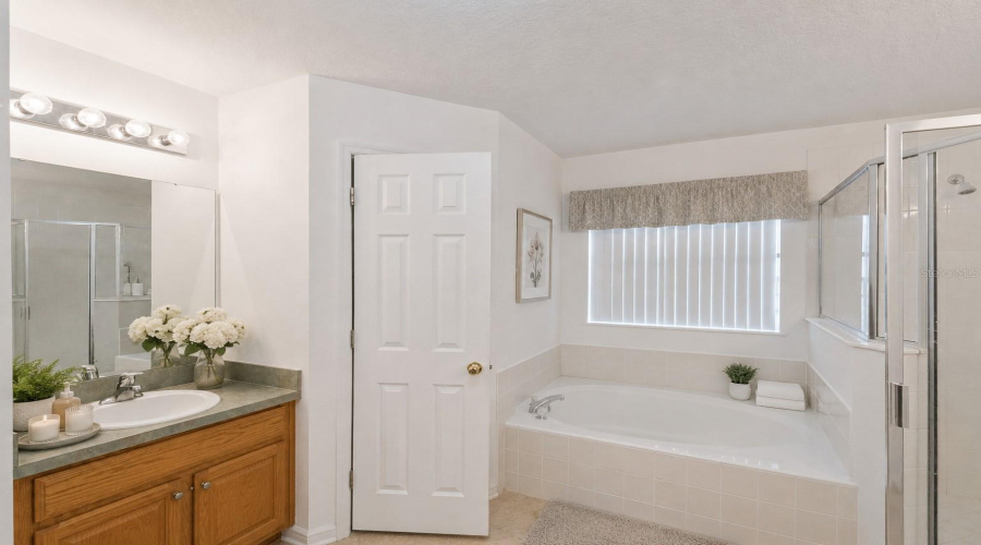 DAVENPORT, Florida 33897, 5 Bedrooms Bedrooms, ,3 BathroomsBathrooms,Residential,For Sale,HIGHGATE PARK,0,MFRO6415440