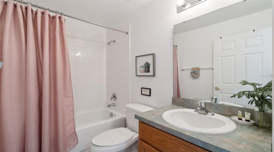 DAVENPORT, Florida 33897, 5 Bedrooms Bedrooms, ,3 BathroomsBathrooms,Residential,For Sale,HIGHGATE PARK,0,MFRO6415440