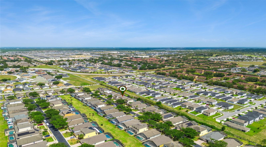 DAVENPORT, Florida 33897, 5 Bedrooms Bedrooms, ,3 BathroomsBathrooms,Residential,For Sale,HIGHGATE PARK,0,MFRO6415440