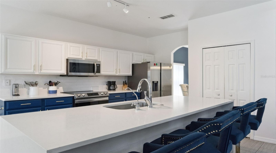 DAVENPORT, Florida 33897, 5 Bedrooms Bedrooms, ,3 BathroomsBathrooms,Residential,For Sale,HIGHGATE PARK,0,MFRO6415440