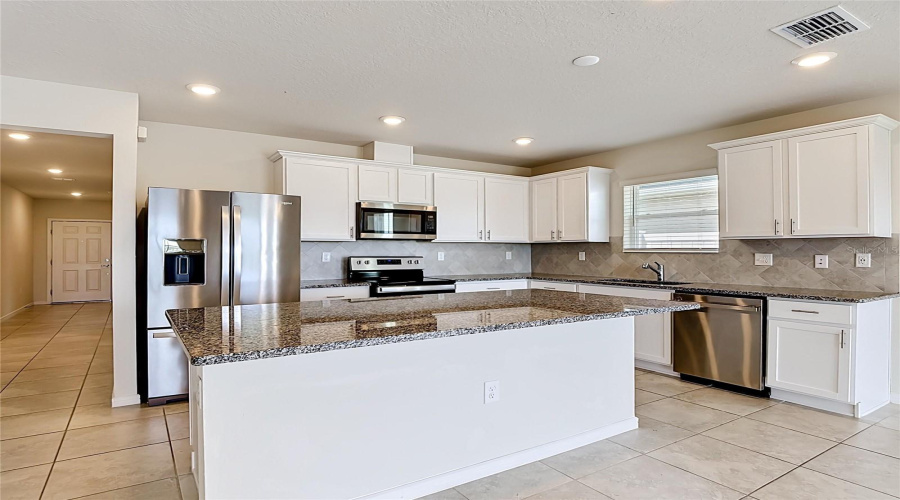 DAVENPORT, Florida 33837, 4 Bedrooms Bedrooms, ,2 BathroomsBathrooms,Residential,For Sale,ASPEN,0,MFRO6416238