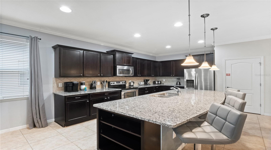 KISSIMMEE, Florida 34747, 8 Bedrooms Bedrooms, ,6 BathroomsBathrooms,Residential,For Sale,RHODES,0,MFRS5151659