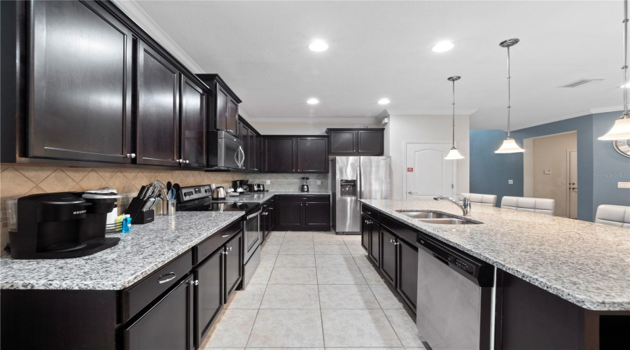 KISSIMMEE, Florida 34747, 8 Bedrooms Bedrooms, ,6 BathroomsBathrooms,Residential,For Sale,RHODES,0,MFRS5151659