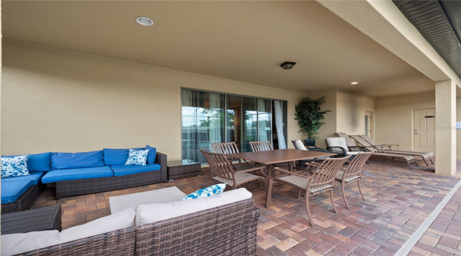 KISSIMMEE, Florida 34747, 8 Bedrooms Bedrooms, ,6 BathroomsBathrooms,Residential,For Sale,RHODES,0,MFRS5151659