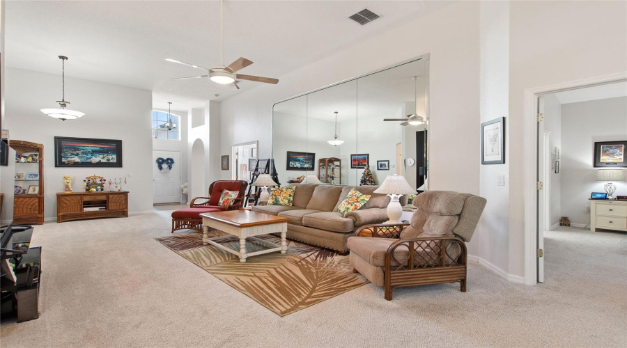 12 FT ceiling in central Great Room
