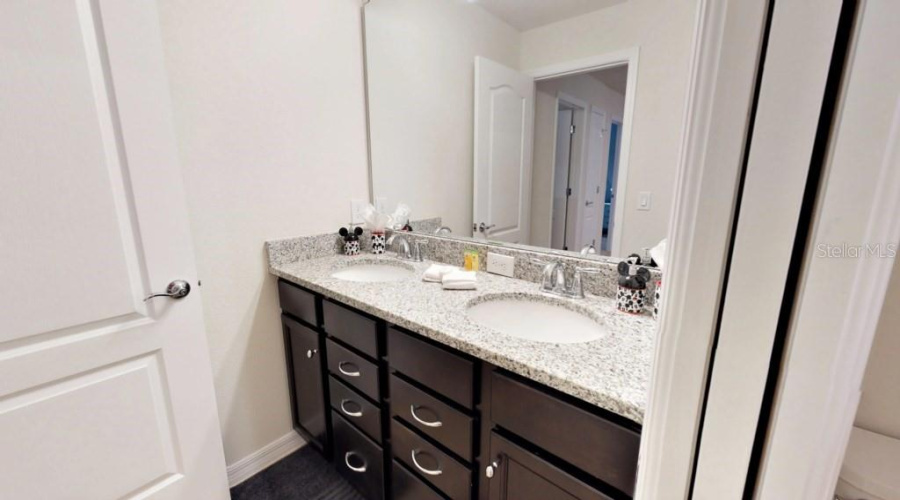 DAVENPORT, Florida 33837, 5 Bedrooms Bedrooms, ,4 BathroomsBathrooms,Residential,For Sale,TERRASONESTA,0,MFRS5150766