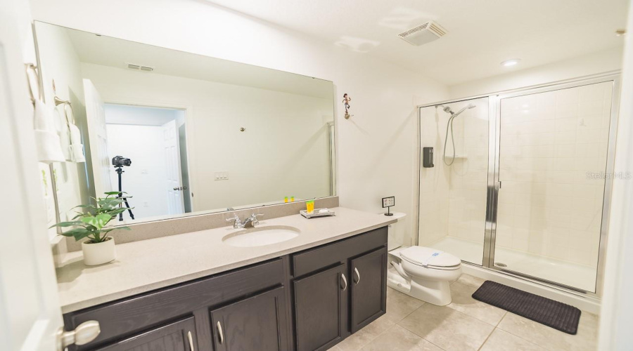 KISSIMMEE, Florida 34747, 5 Bedrooms Bedrooms, ,4 BathroomsBathrooms,Residential,For Sale,AMELIA DOWNS,0,MFRO6415120