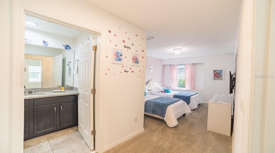 KISSIMMEE, Florida 34747, 5 Bedrooms Bedrooms, ,4 BathroomsBathrooms,Residential,For Sale,AMELIA DOWNS,0,MFRO6415120