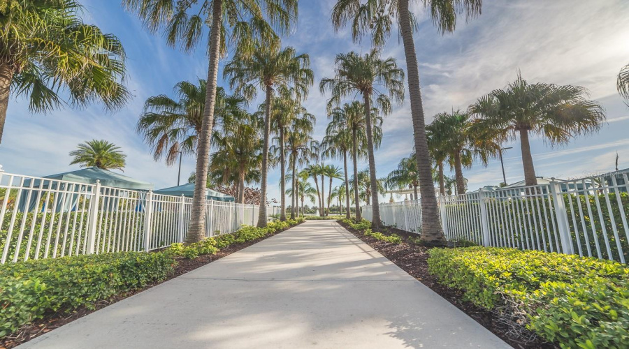 KISSIMMEE, Florida 34747, 5 Bedrooms Bedrooms, ,4 BathroomsBathrooms,Residential,For Sale,AMELIA DOWNS,0,MFRO6415120