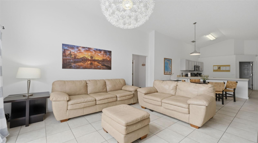 KISSIMMEE, Florida 34746, 4 Bedrooms Bedrooms, ,2 BathroomsBathrooms,Residential,For Sale,BAREFOOT BEACH,0,MFRO6415529