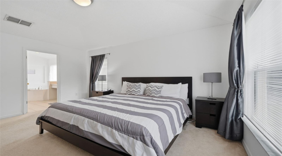 KISSIMMEE, Florida 34746, 4 Bedrooms Bedrooms, ,2 BathroomsBathrooms,Residential,For Sale,BAREFOOT BEACH,0,MFRO6415529