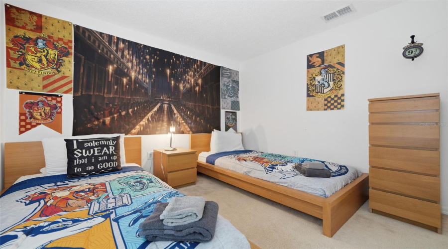 KISSIMMEE, Florida 34746, 4 Bedrooms Bedrooms, ,2 BathroomsBathrooms,Residential,For Sale,BAREFOOT BEACH,0,MFRO6415529