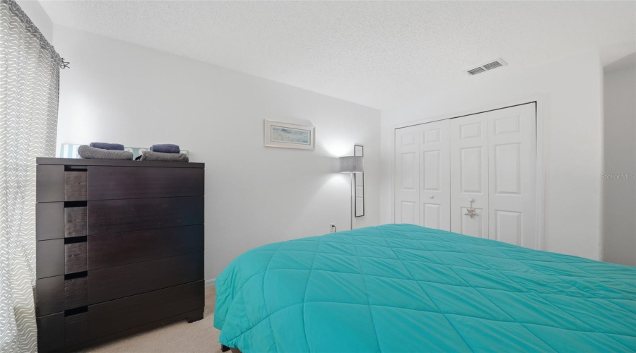 KISSIMMEE, Florida 34746, 4 Bedrooms Bedrooms, ,2 BathroomsBathrooms,Residential,For Sale,BAREFOOT BEACH,0,MFRO6415529