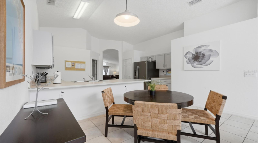 KISSIMMEE, Florida 34746, 4 Bedrooms Bedrooms, ,2 BathroomsBathrooms,Residential,For Sale,BAREFOOT BEACH,0,MFRO6415529
