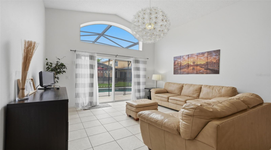 KISSIMMEE, Florida 34746, 4 Bedrooms Bedrooms, ,2 BathroomsBathrooms,Residential,For Sale,BAREFOOT BEACH,0,MFRO6415529