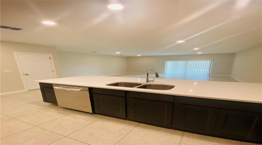 KISSIMMEE, Florida 34746, 3 Bedrooms Bedrooms, ,2 BathroomsBathrooms,Residential,For Sale,CORAL CASTLE,0,MFRS5151793