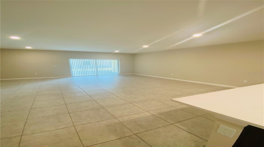 KISSIMMEE, Florida 34746, 3 Bedrooms Bedrooms, ,2 BathroomsBathrooms,Residential,For Sale,CORAL CASTLE,0,MFRS5151793