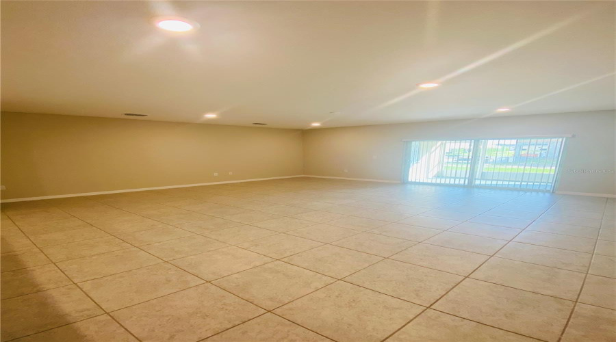 KISSIMMEE, Florida 34746, 3 Bedrooms Bedrooms, ,2 BathroomsBathrooms,Residential,For Sale,CORAL CASTLE,0,MFRS5151793
